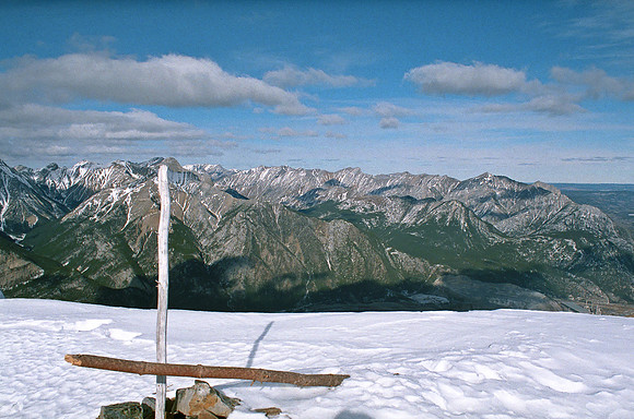 Views across the TCH include Fable, Gap, Morrowmount, Goat, Loder, Door Jamb and Yamnuska.