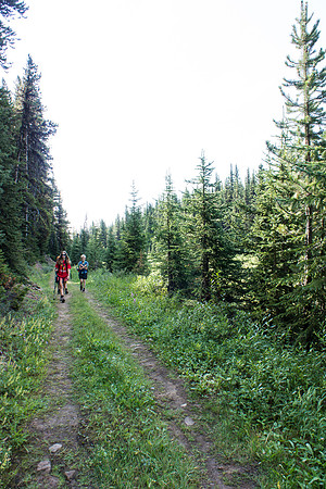 Hiking back along Fox Creek.