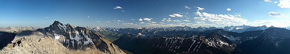 Panorama from Storm (L) to Grizzly / Highwood Ridge with Tyrwhitt, Pocaterra, Joffre and many other.