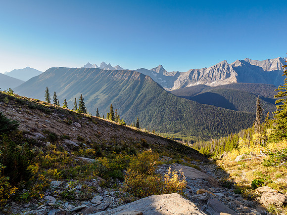 Allan and Ennis Peak visible over Fulmen's NW ridge.