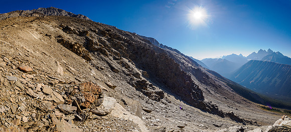 On the upper SW slopes, ascending to the SE traverse bench.
