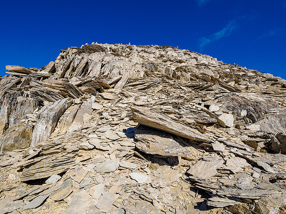 Ascending the easy SSE ridge of Mount Owen.