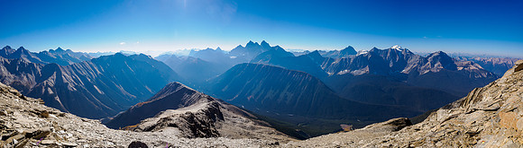 Deltaform (L), Misko, Oke to the left of Fulmen and the Goodsirs looking down the SSE ridge.
