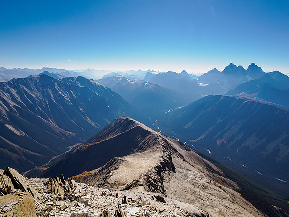 Descending the SSE ridge.