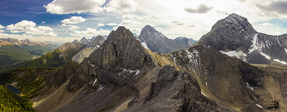 Looking towards The Fist and Mount Smuts from the summit.