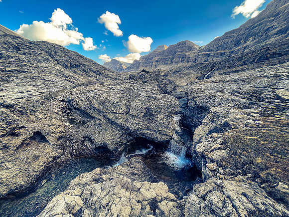 Ascending SW out of the Roaring Creek Valley to upper tarns under Little Cataract Peak.