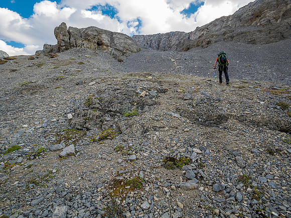 Ascending SW out of the Roaring Creek Valley to upper tarns under Little Cataract Peak.