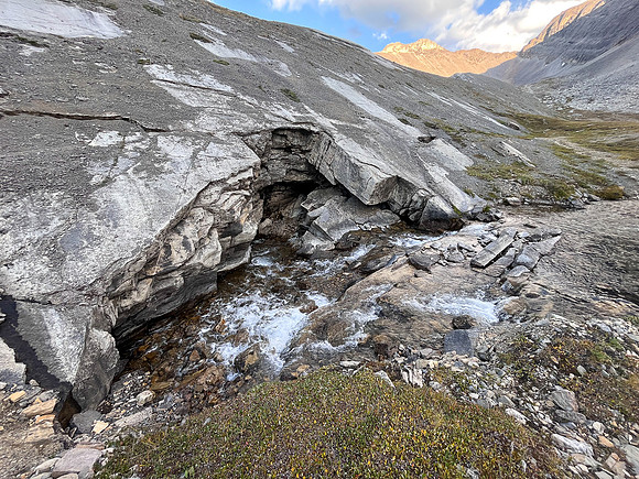 Ascending SW out of the Roaring Creek Valley to upper tarns under Little Cataract Peak.