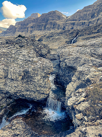 Ascending SW out of the Roaring Creek Valley to upper tarns under Little Cataract Peak.