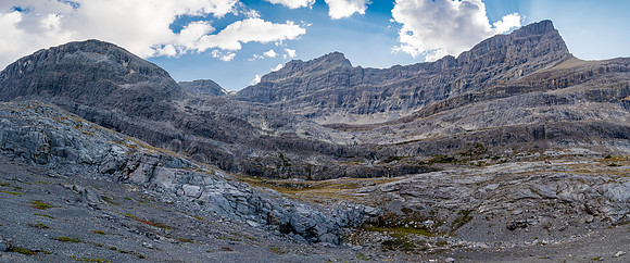 Ascending SW out of the Roaring Creek Valley to upper tarns under Little Cataract Peak.