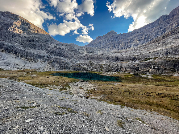 Ascending SW out of the Roaring Creek Valley to upper tarns under Little Cataract Peak.