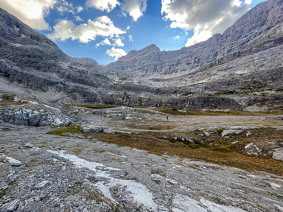 Ascending SW out of the Roaring Creek Valley to upper tarns under Little Cataract Peak.