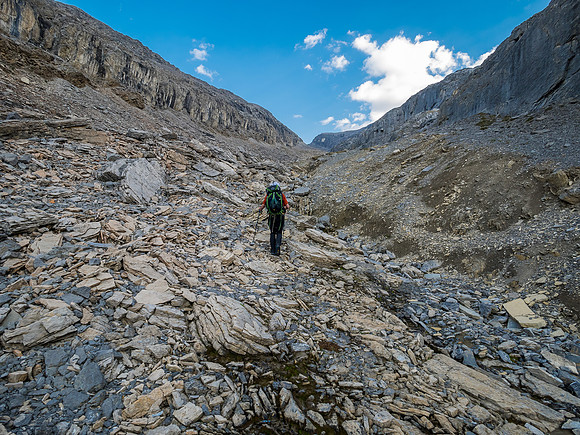 Ascending SW out of the Roaring Creek Valley to upper tarns under Little Cataract Peak.