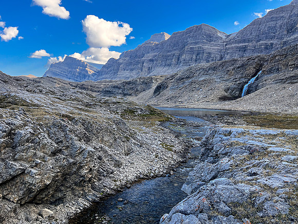 Ascending SW out of the Roaring Creek Valley to upper tarns under Little Cataract Peak.