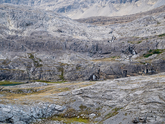 Ascending SW out of the Roaring Creek Valley to upper tarns under Little Cataract Peak.