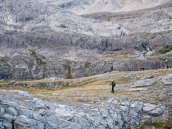 Ascending SW out of the Roaring Creek Valley to upper tarns under Little Cataract Peak.