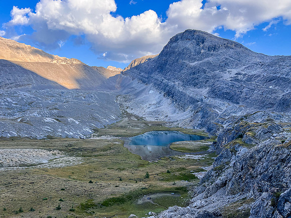 Ascending SW out of the Roaring Creek Valley to upper tarns under Little Cataract Peak.