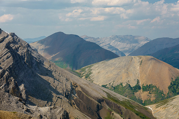 Distant views to outlier of Forbidden Peak.