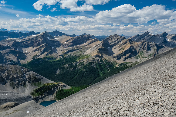 Descending the SW face of Block Mountain.