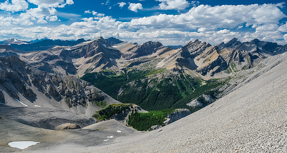 Descending the SW face of Block Mountain.