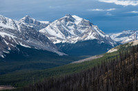 This peak is unnamed. Part of Dip Slope in the bg.
