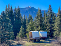 This outfitter camp sits on the edge of a lovely meadow about 12-13km from the parking lot.