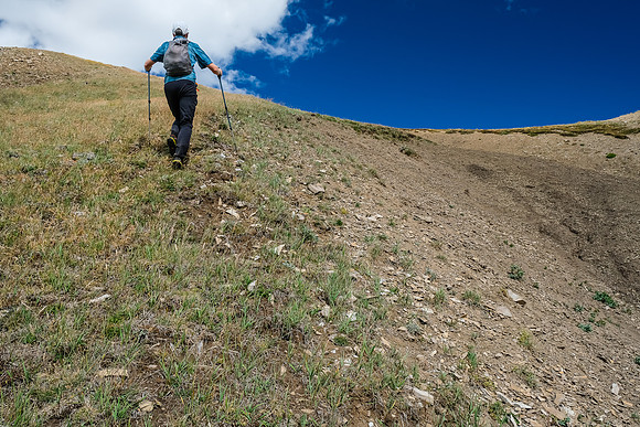 Hiking up to the col.