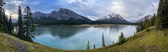 Views over Trident Lake towards Snarl and Whimper Peak.