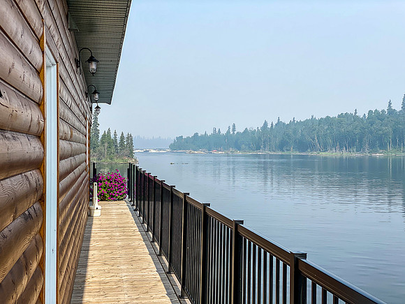Touring Twin Falls lodge.