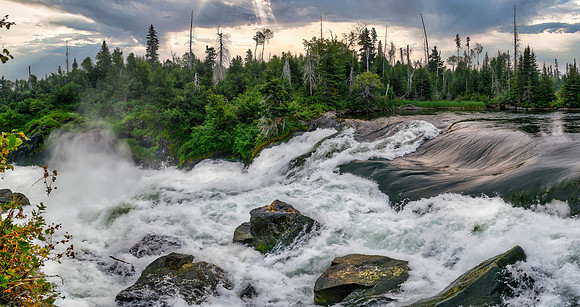The mighty Nistowiak Falls.