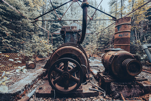 Exploring an old uranium mine site from the 1950's on Drope Lake.