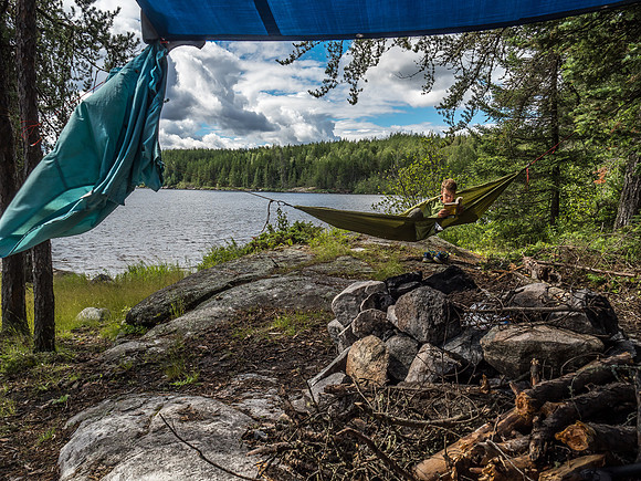 We got lucky with some sunshine on Tuesday morning which allowed me to wash my shirt (l) and Niko to read in the hammock at our cozy camp on Upper Glenn.
