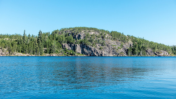 Hentie and I both agreed that we would love to build a private cabin on this lake!