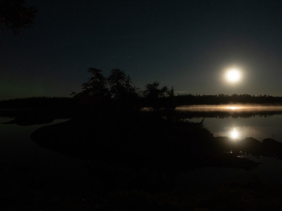 Around midnight, the moon rises - ruining our Milky Way views but offering interesting views of its own. It is so bright it casts shadows!