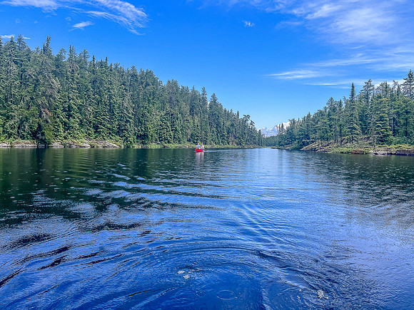 The sun comes back as we paddle a scenic channel towards the last few portages into East Lunch Lake.