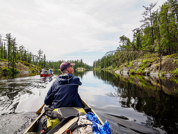 The sun comes back as we paddle a scenic channel towards the last few portages into East Lunch Lake.