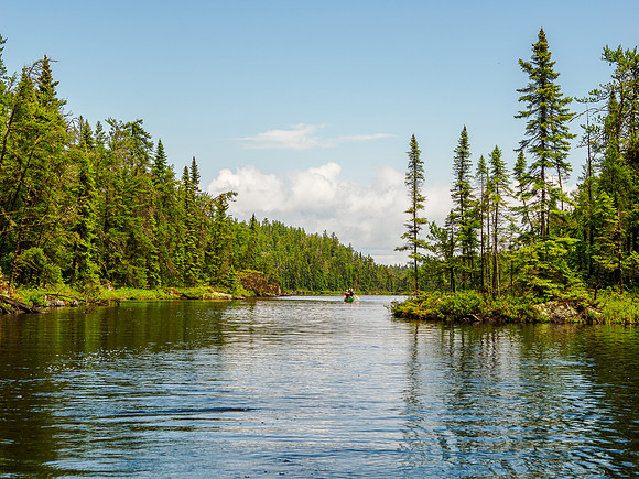 The sun comes back as we paddle a scenic channel towards the last few portages into East Lunch Lake.