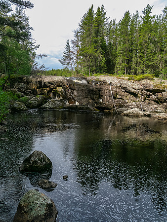 The "Rock Flake" portage towards Burnt Rock Lake.