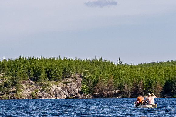 Already a warm morning as we paddle out of Wilson towards Snowshoe.