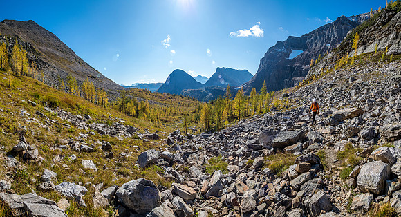 Looking back from near Whistling Pass. Greater Pharaoh at left, Sugarloaf at center.