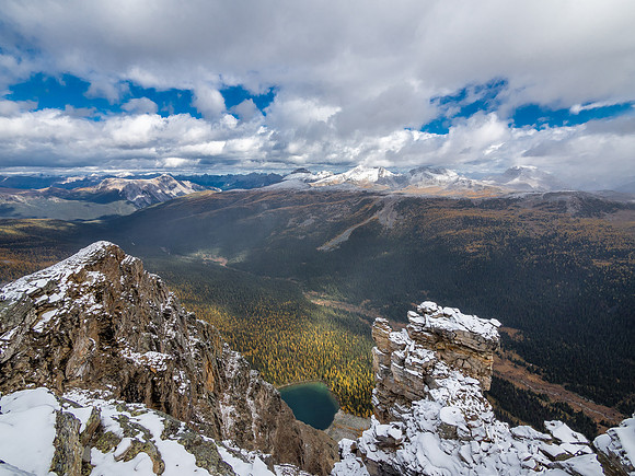 Pharaoh Lake is just visible to the north.