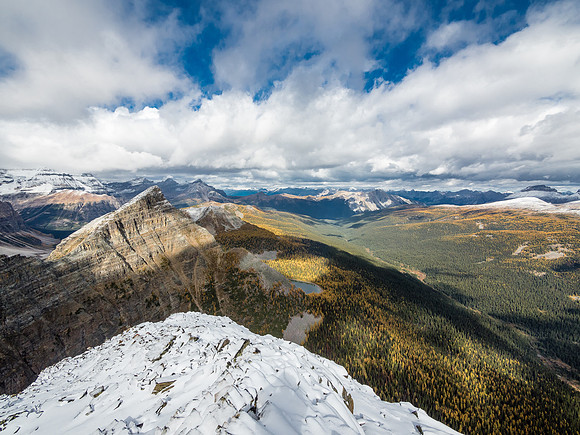The long Pharaoh Creek and Redearth Creek valley is another approach for the Egypt Lakes area.