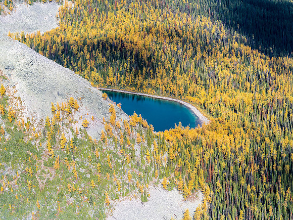 Black Rock Lake is only visible if you traverse east on the summit block - it's worth it!