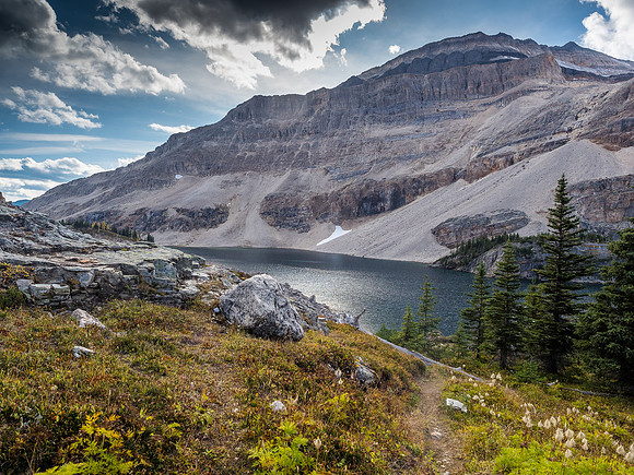 It was cool and windy so we didn't linger long at Mummy Lake. I'll have to come back on some warmer day to check it out better.]