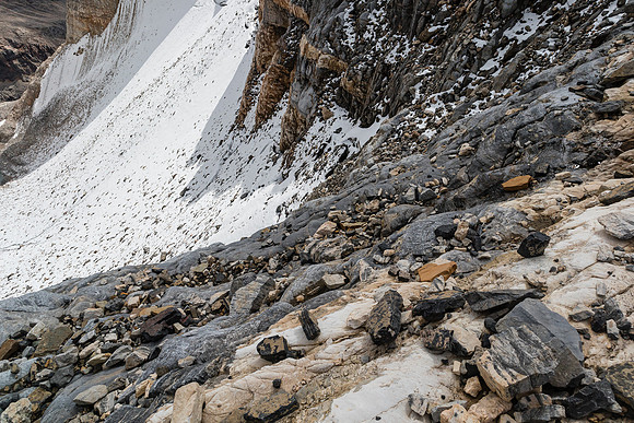 Descending the tricky headwall just above the lower bowl towards the schrund.