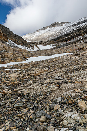 The upper bowl doesn't have much glacier left in it.