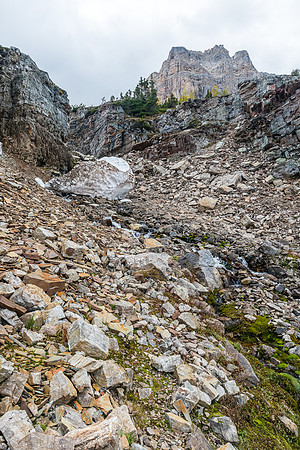 Finding a shortcut along the outlet stream between Scarab and Mummy Lake.