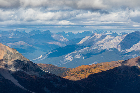 Distant views over Baker Creek towards the Skoki area.