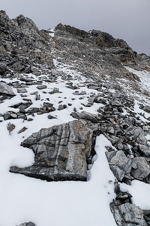 Ascending the easy south ridge to the summit.