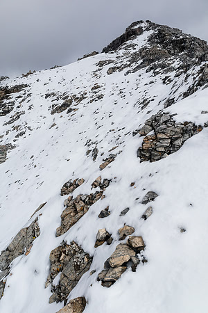 Ascending the easy south ridge to the summit.